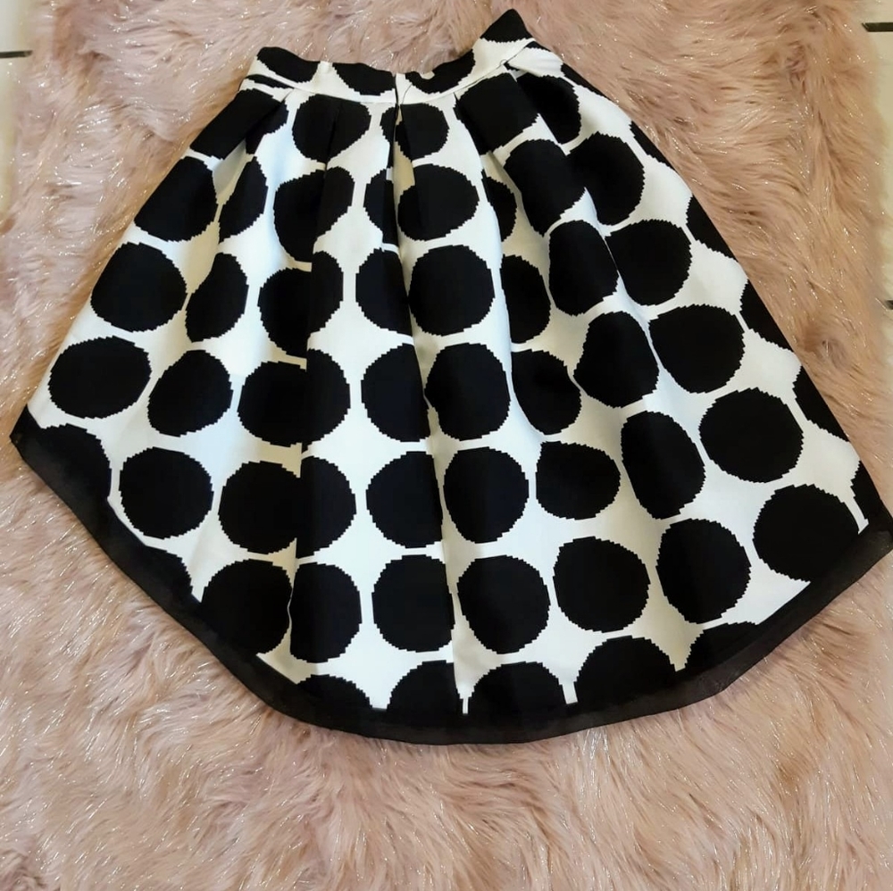 Skirt - Picture 2 of 2